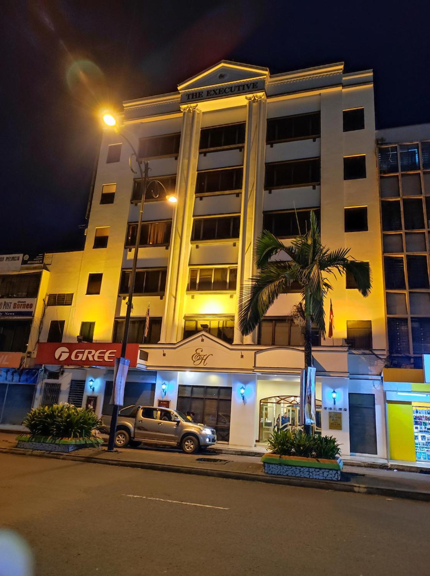 The Executive Hotel Lahad Datu Eksteriør billede