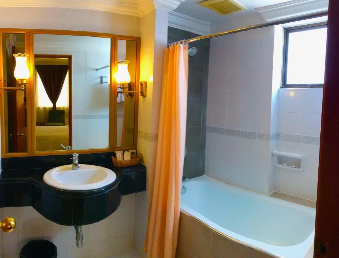 The Executive Hotel Lahad Datu Eksteriør billede