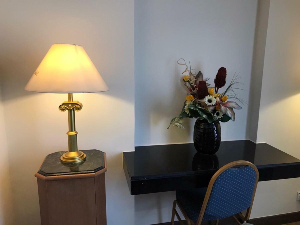 The Executive Hotel Lahad Datu Eksteriør billede
