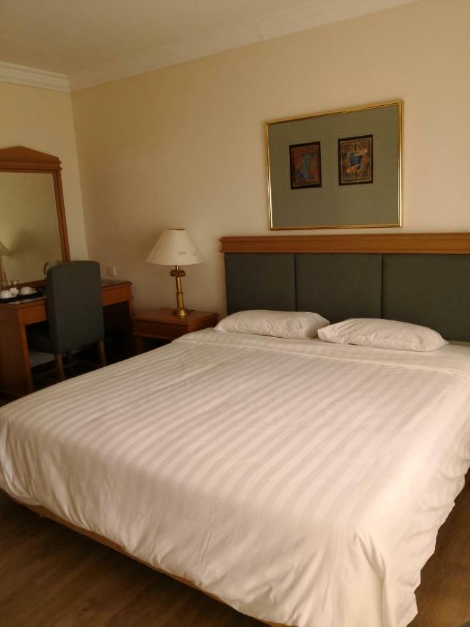 The Executive Hotel Lahad Datu Eksteriør billede