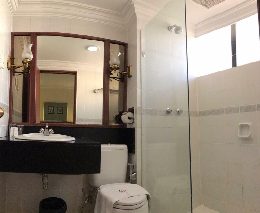 The Executive Hotel Lahad Datu Eksteriør billede